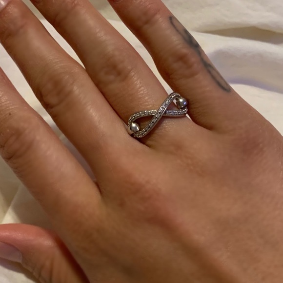 Infinity ring - Picture 2 of 2